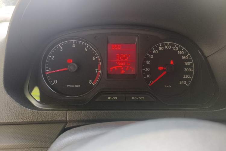 Used Volkswagen Jetta 2013 1.6L Manual Fashion Edition Odometer Close Up