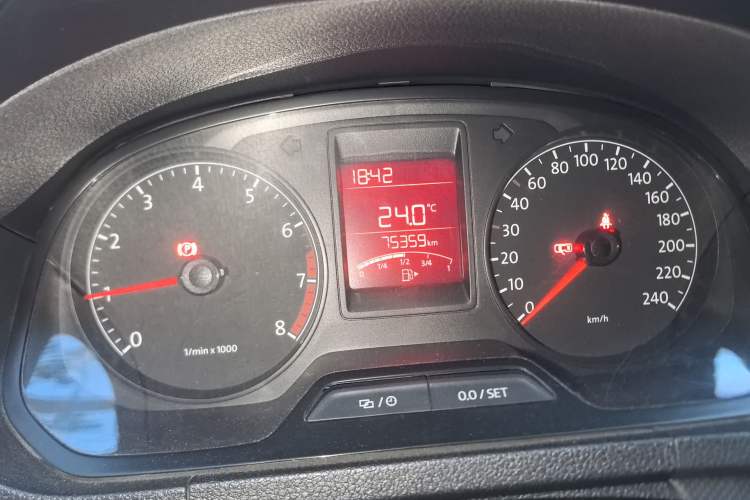 Used Volkswagen Jetta 2013 1.4L Manual Fashion Model Odometer Close Up