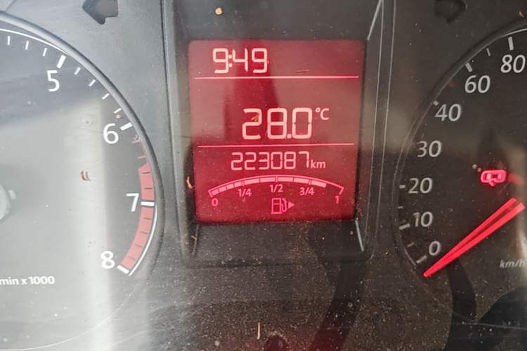 Used Volkswagen Jetta 2013 1.4L Manual Fashion Model Odometer Close Up