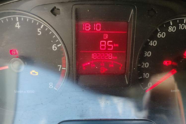 Used Volkswagen Jetta 2013 1.6L Manual Fashion Edition Odometer Close Up