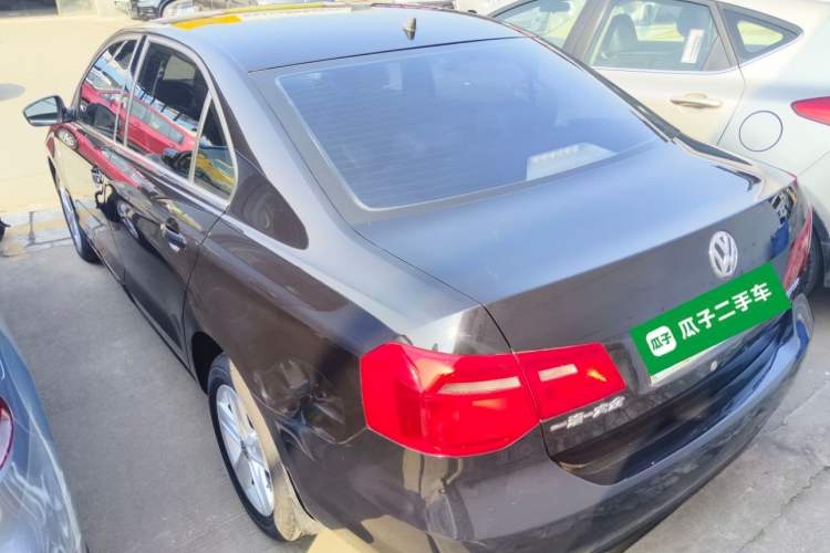 Used Volkswagen Jetta 2013 1.6L Automatic Luxury Model Rear Left 45 Deg