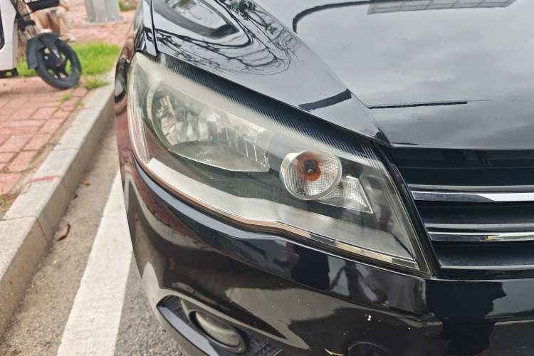 Used Volkswagen Jetta 2013 1.6L Manual Comfort Model Right Front Headlight