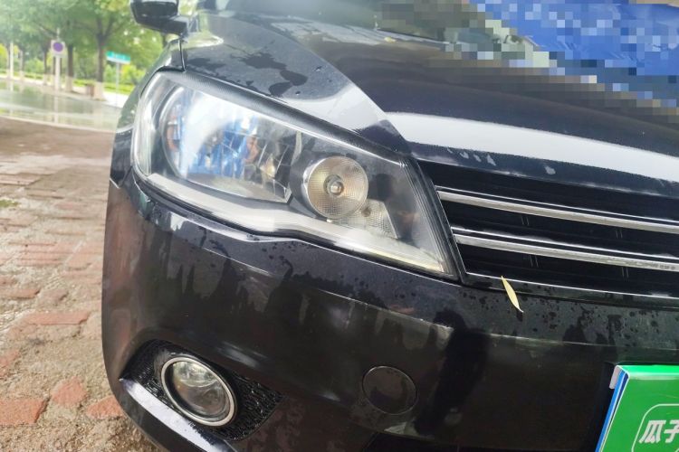 Used Volkswagen Jetta 2013 1.6L Automatic Luxury Model Right Front Headlight