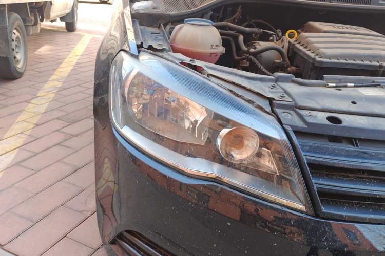 Used Volkswagen Jetta 2013 1.6L Manual Fashion Edition Right Front Headlight