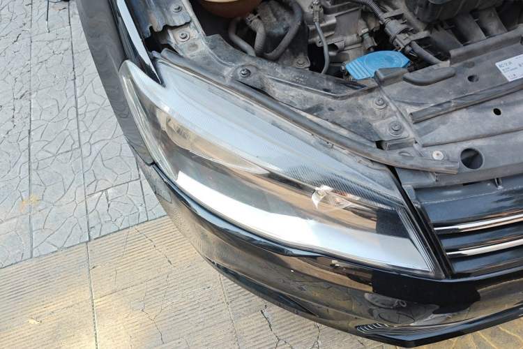 Used Volkswagen Jetta 2013 1.4L Manual Comfort Model Right Front Headlight