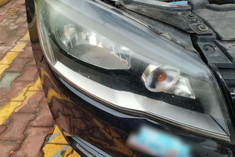 Used Volkswagen Jetta 2013 1.6L Manual Fashion Edition Right Front Headlight