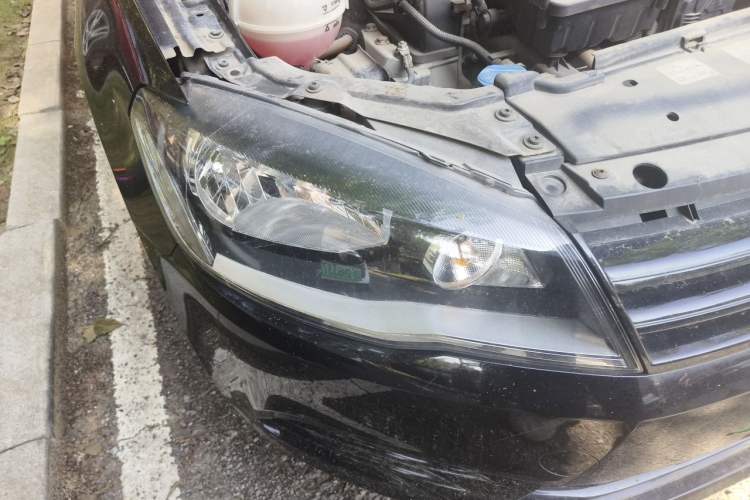 Used Volkswagen Jetta 2013 1.6L Manual Fashion Edition Right Front Headlight