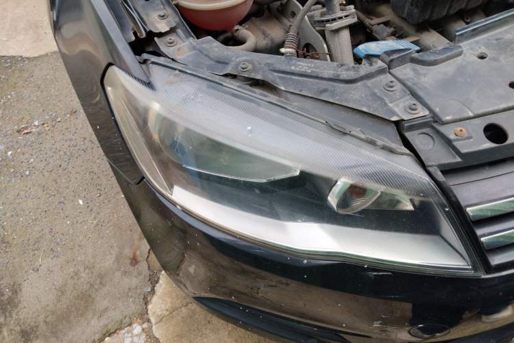 Used Volkswagen Jetta 2013 1.6L Manual Fashion Edition Right Front Headlight