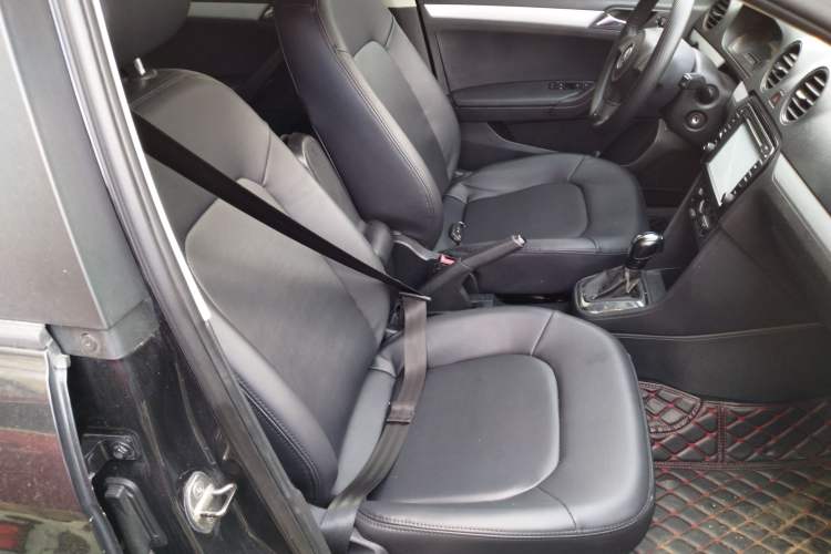 Used Volkswagen Jetta 2013 1.6L Automatic Comfort Model Right Front Seat