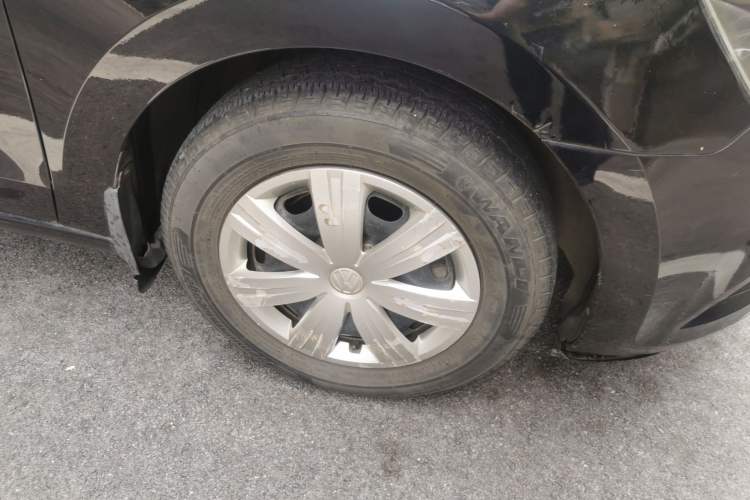 Used Volkswagen Jetta 2013 1.6L Manual Fashion Edition Right Front Wheel Hub