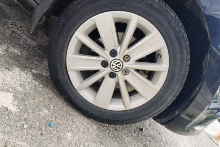 Used Volkswagen Jetta 2013 1.4L Manual Comfort Model Right Front Wheel Hub
