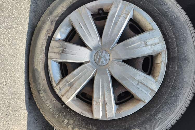 Used Volkswagen Jetta 2013 1.6L Manual Fashion Edition Right Front Wheel Hub