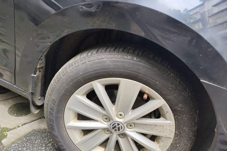 Used Volkswagen Jetta 2013 1.6L Manual Comfort Model Right Front Wheel Hub