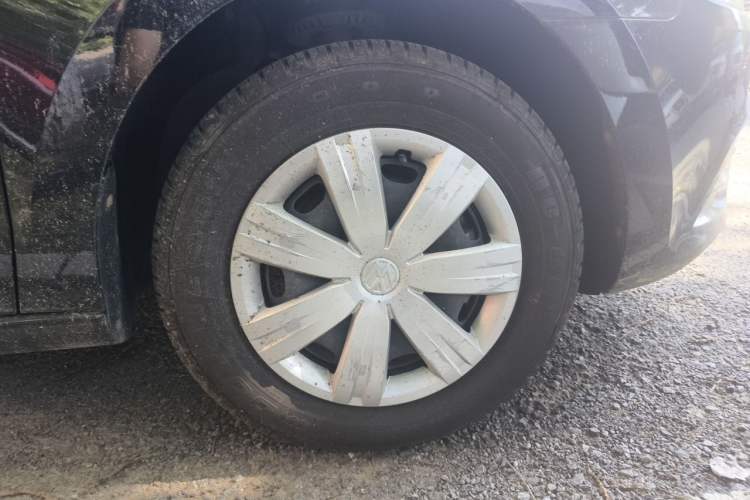 Used Volkswagen Jetta 2013 1.6L Manual Fashion Edition Right Front Wheel Hub