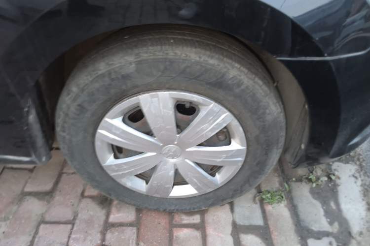 Used Volkswagen Jetta 2013 1.4L Manual Fashion Model Right Front Wheel Hub
