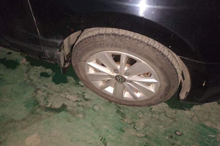 Used Volkswagen Jetta 2013 1.6L Automatic Comfort Model Right Front Wheel Hub
