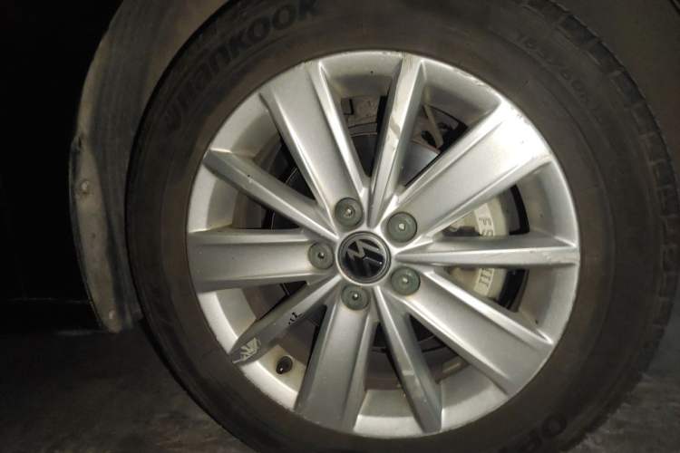 Used Volkswagen Jetta 2013 1.6L Manual Comfort Model Right Front Wheel Hub