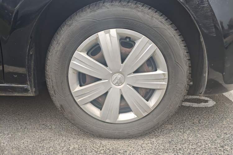 Used Volkswagen Jetta 2013 1.6L Manual Fashion Edition Right Front Wheel Hub
