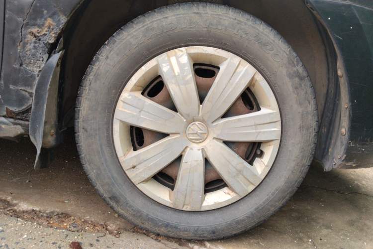 Used Volkswagen Jetta 2013 1.6L Manual Fashion Edition Right Front Wheel Hub