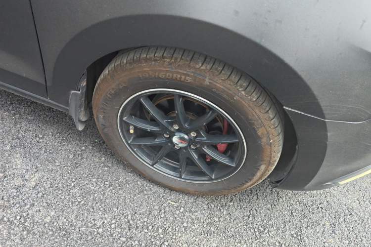Used Volkswagen Jetta 2013 1.6L Automatic Comfort Model Right Front Wheel Hub
