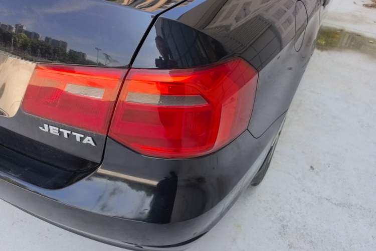 Used Volkswagen Jetta 2013 1.4L Manual Fashion Model Right Rear Taillight