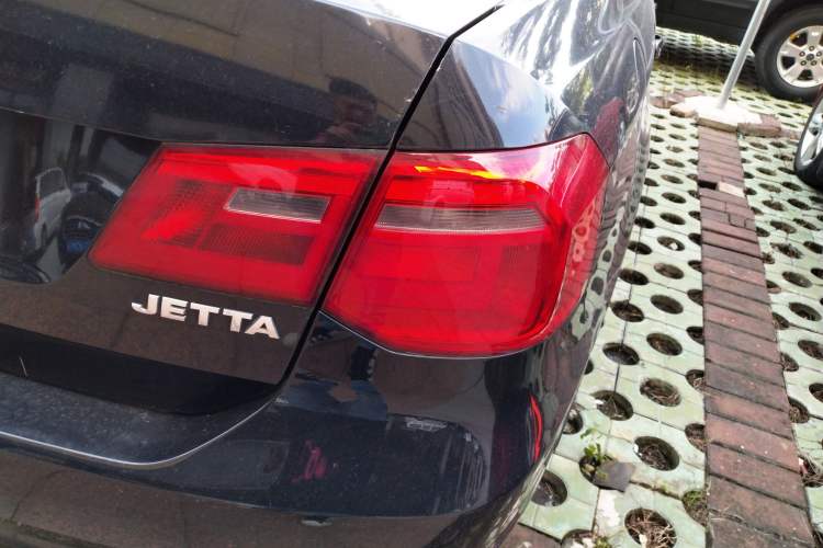 Used Volkswagen Jetta 2013 1.6L Automatic Comfort Model Right Rear Taillight