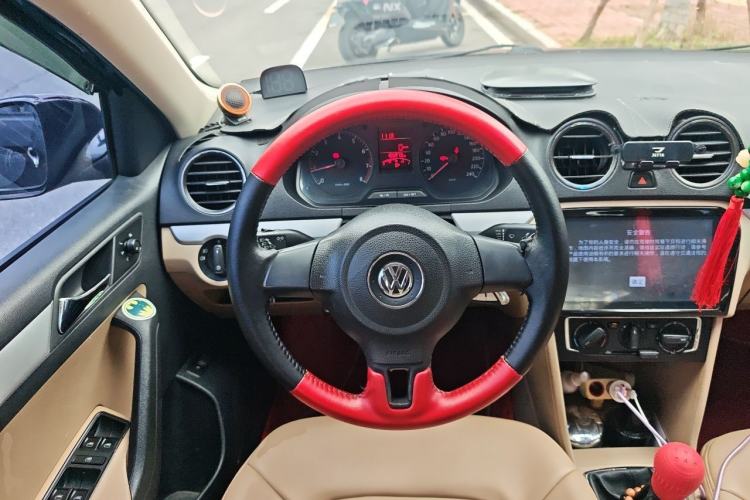 Used Volkswagen Jetta 2013 1.6L Manual Comfort Model Steering Wheel