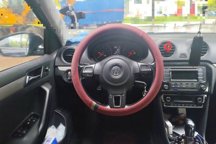 Used Volkswagen Jetta 2013 1.6L Automatic Luxury Model Steering Wheel