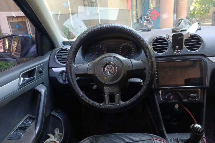 Used Volkswagen Jetta 2013 1.6L Manual Comfort Model Steering Wheel