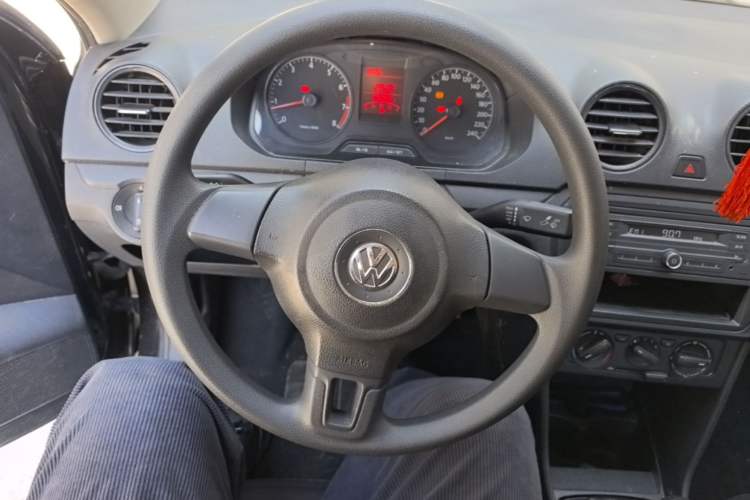 Used Volkswagen Jetta 2013 1.4L Manual Fashion Model Steering Wheel