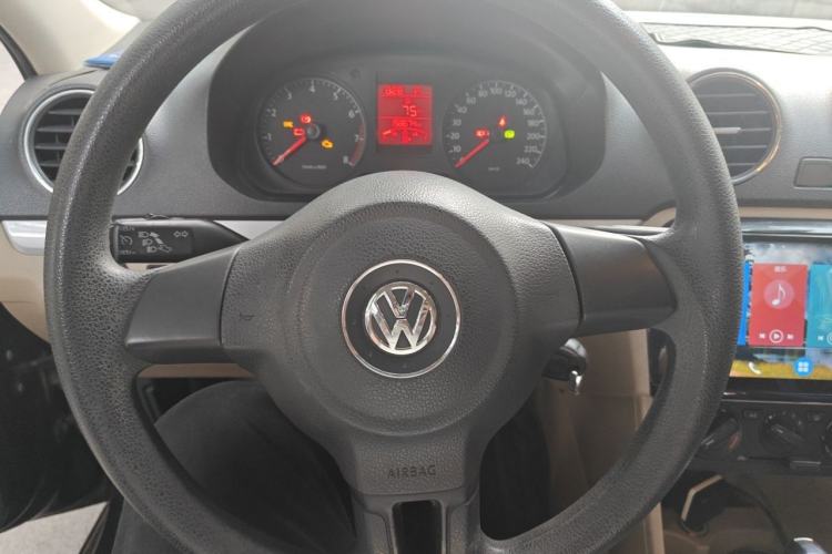 Used Volkswagen Jetta 2013 1.6L Automatic Comfort Model Steering Wheel