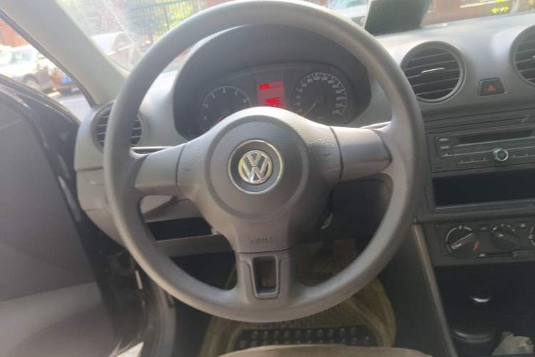 Used Volkswagen Jetta 2013 1.6L Manual Fashion Edition Steering Wheel