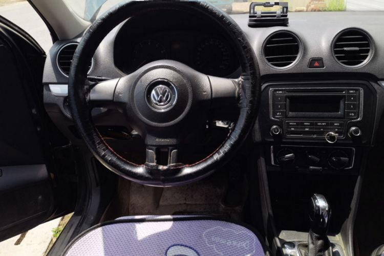 Used Volkswagen Jetta 2013 1.6L Automatic Comfort Model Steering Wheel