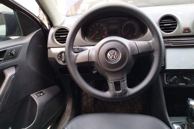 Used Volkswagen Jetta 2013 1.6L Automatic Comfort Model Steering Wheel