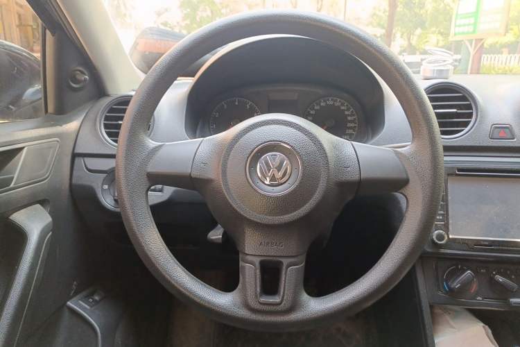 Used Volkswagen Jetta 2013 1.6L Automatic Fashion Model Steering Wheel