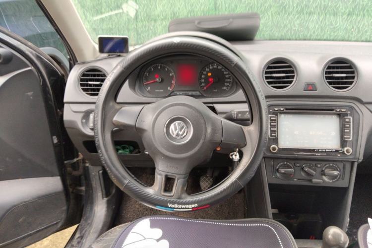 Used Volkswagen Jetta 2013 1.6L Manual Fashion Edition Steering Wheel