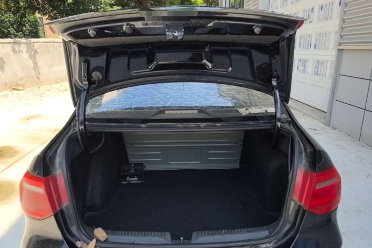 Used Volkswagen Jetta 2013 1.4L Manual Fashion Model Trunk