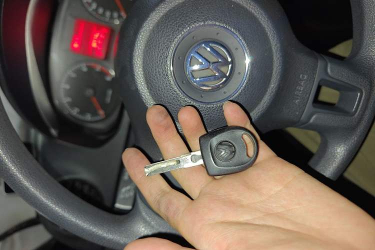 Used Volkswagen Jetta 2013 1.6L Automatic Fashion Model Vehicle Key