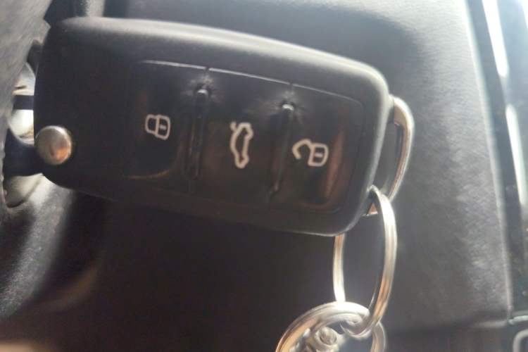 Used Volkswagen Jetta 2013 1.6L Automatic Luxury Model Vehicle Key