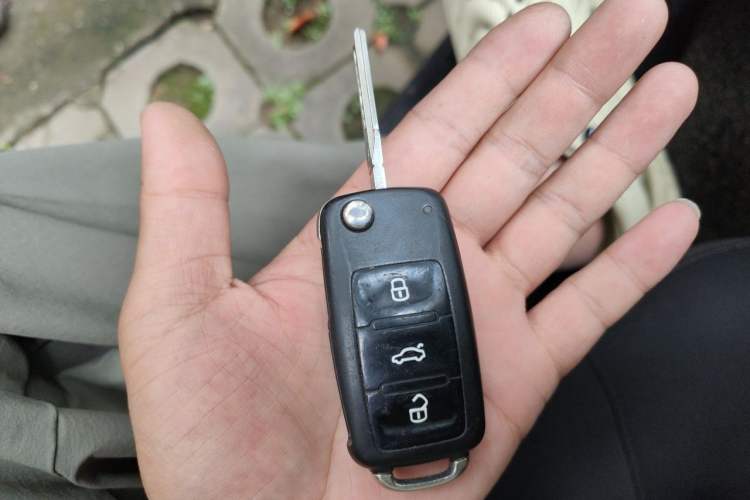 Used Volkswagen Jetta 2013 1.6L Manual Comfort Model Vehicle Key