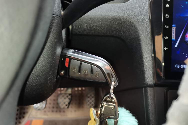 Used Volkswagen Jetta 2013 1.6L Manual Fashion Edition Vehicle Key
