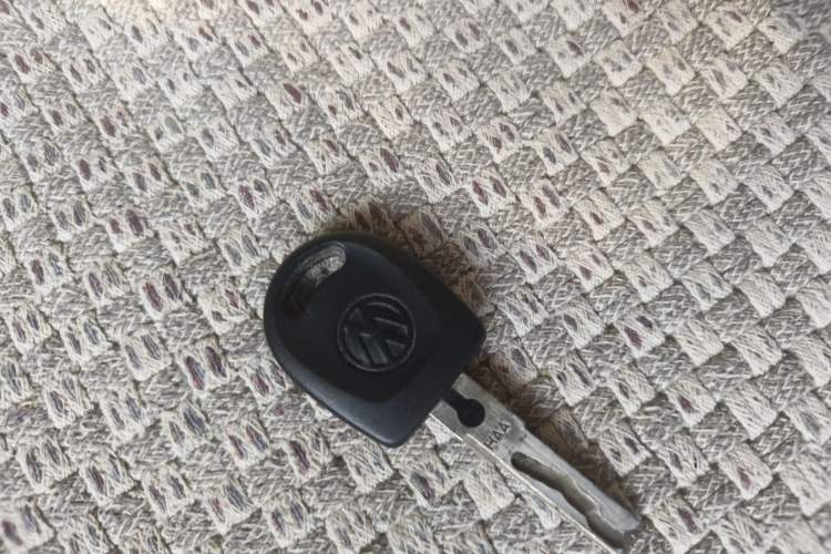 Used Volkswagen Jetta 2013 1.6L Manual Fashion Edition Vehicle Key