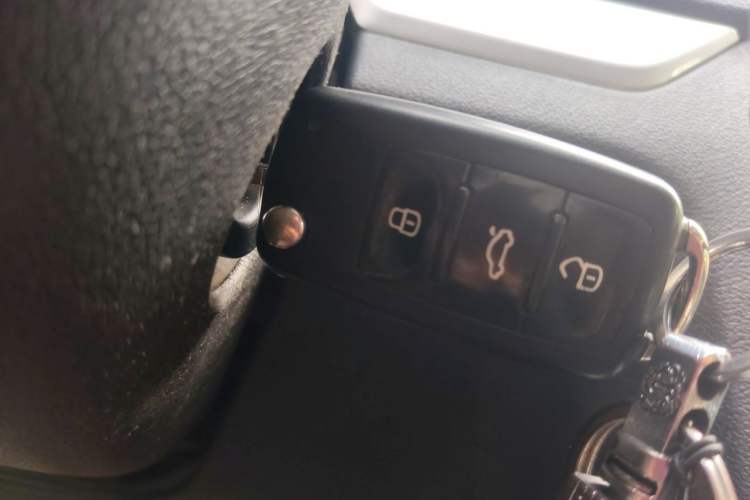 Used Volkswagen Jetta 2013 1.6L Manual Comfort Model Vehicle Key