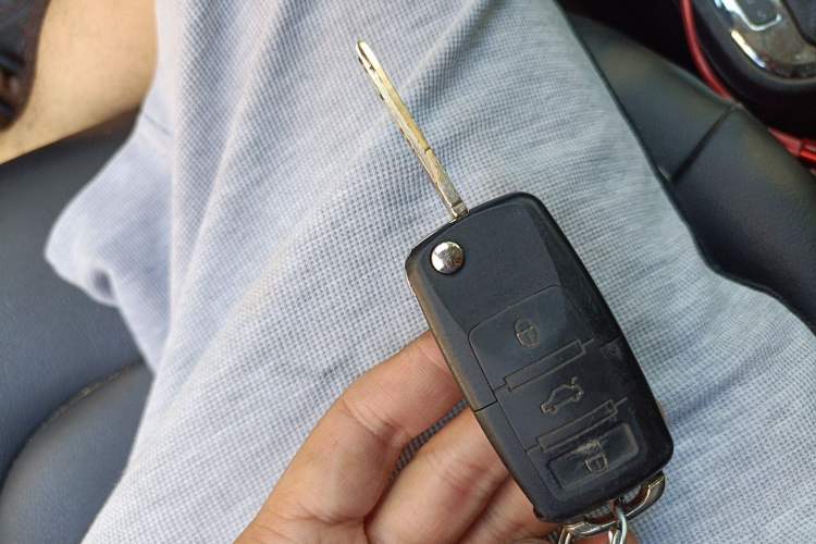 Used Volkswagen Jetta 2013 1.6L Automatic Fashion Model Vehicle Key