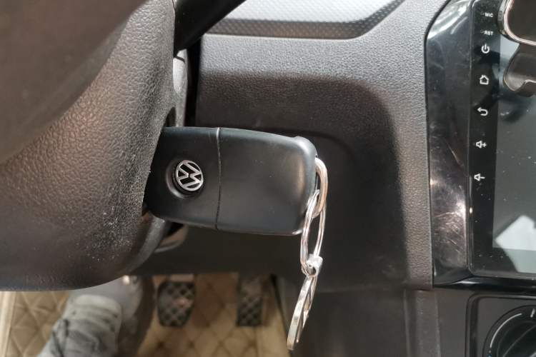 Used Volkswagen Jetta 2013 1.6L Manual Fashion Edition Vehicle Key
