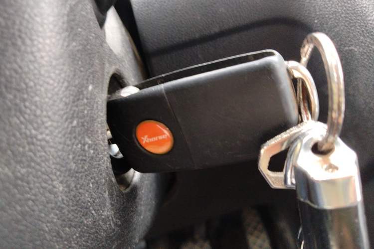 Used Volkswagen Jetta 2013 1.6L Manual Fashion Edition Vehicle Key