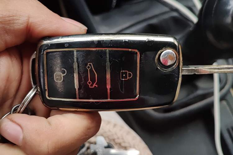 Used Volkswagen Jetta 2013 1.6L Manual Fashion Edition Vehicle Key