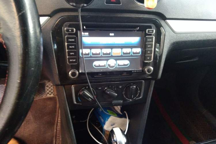 Used Volkswagen Jetta 2013 1.6L Automatic Comfort Model Audio And AC Panel
