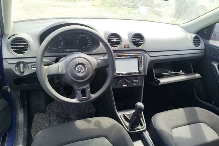Used Volkswagen Jetta 2013 1.6L Manual Fashion Edition Center Console