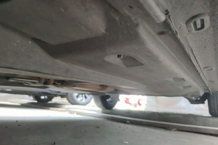 Used Volkswagen Jetta 2013 1.6L Manual Comfort Model Chassis Front Left